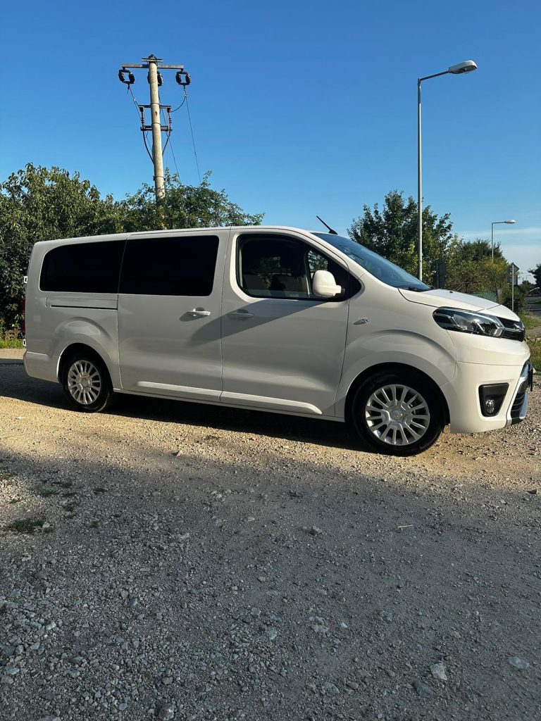 Toyota proace verso pozicovna 2