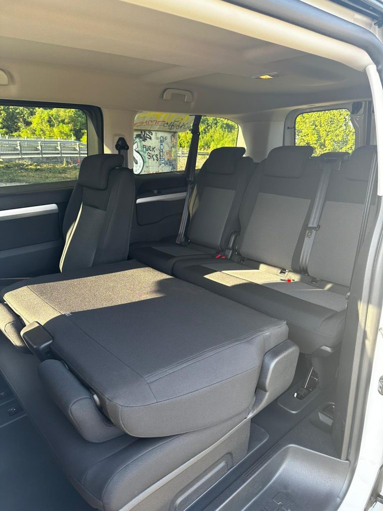 Toyota proace verso pozicovna 3